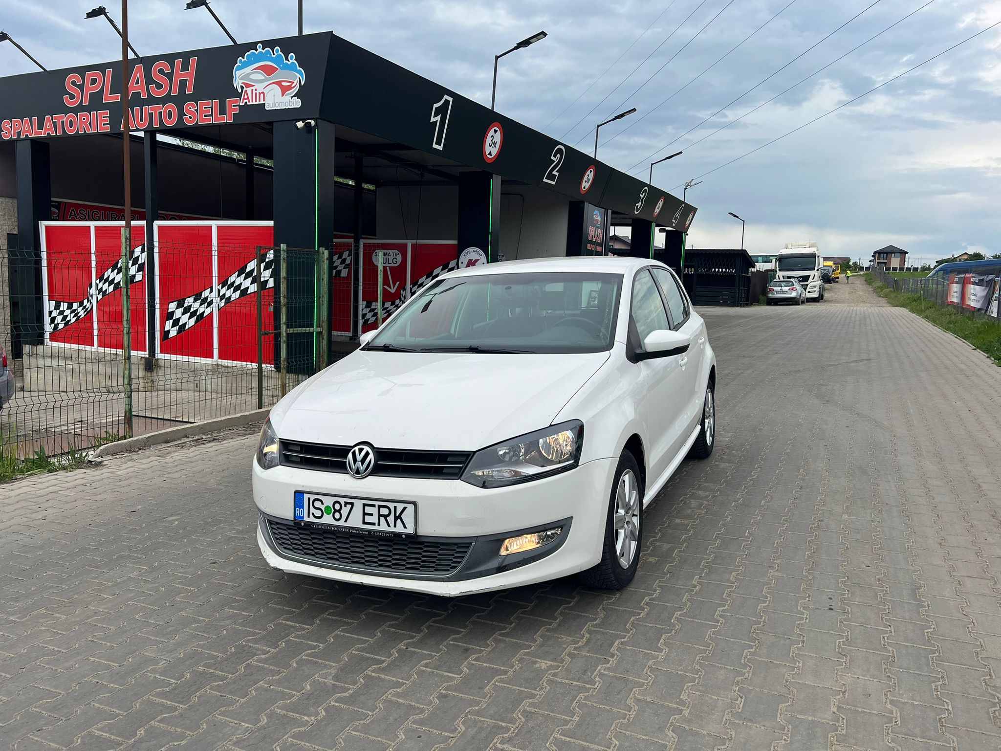 VOLKSWAGEN POLO - MINI