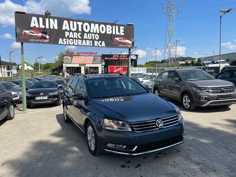 VOLKSWAGEN PASSAT - MINIVAN